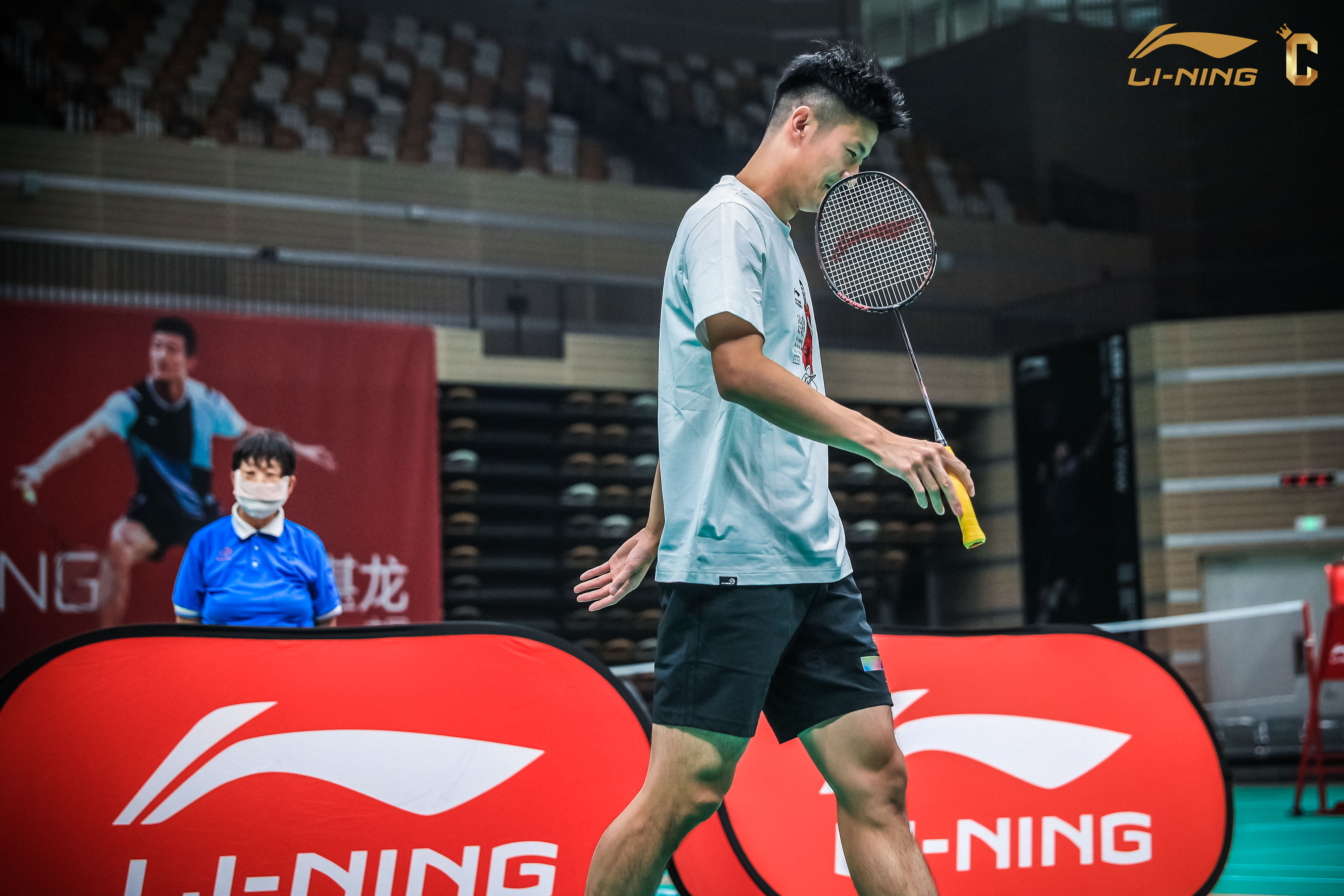 九游娱乐网页-包含马来西亚羽毛球队横扫英格兰羽毛球队，谌龙高光表现的词条