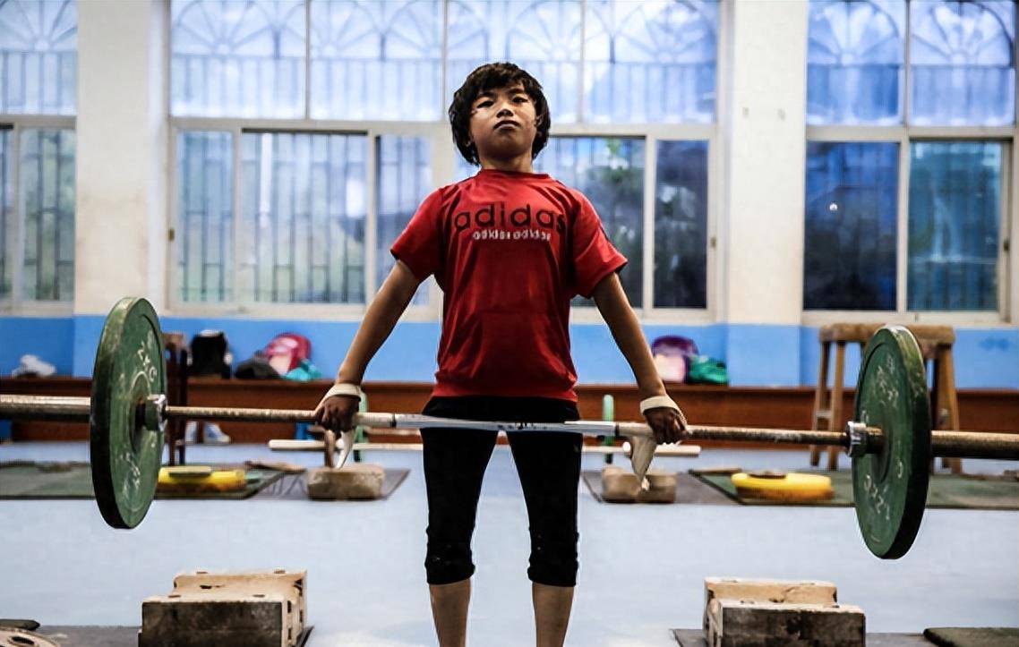 运动员备战动力足,迎接挑战的简单介绍 运动员备战动力足,迎接挑战的简单介绍