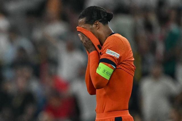 荷兰队取得胜利,将晋级半决赛 荷兰队取得胜利,将晋级半决赛