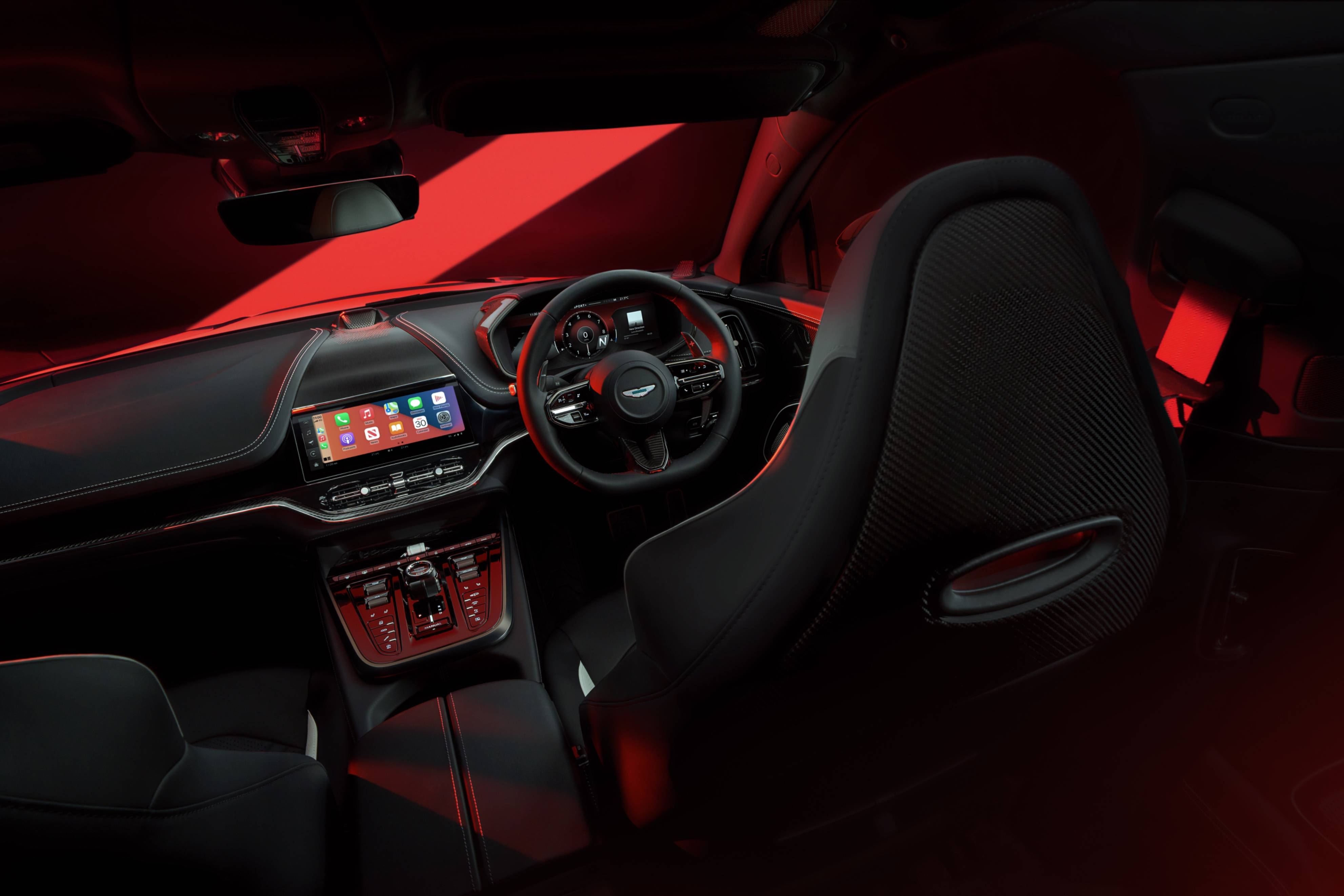 九游娱乐网页-阿斯顿马丁碾压索伯车队，塞恩斯惊艳四座的简单介绍