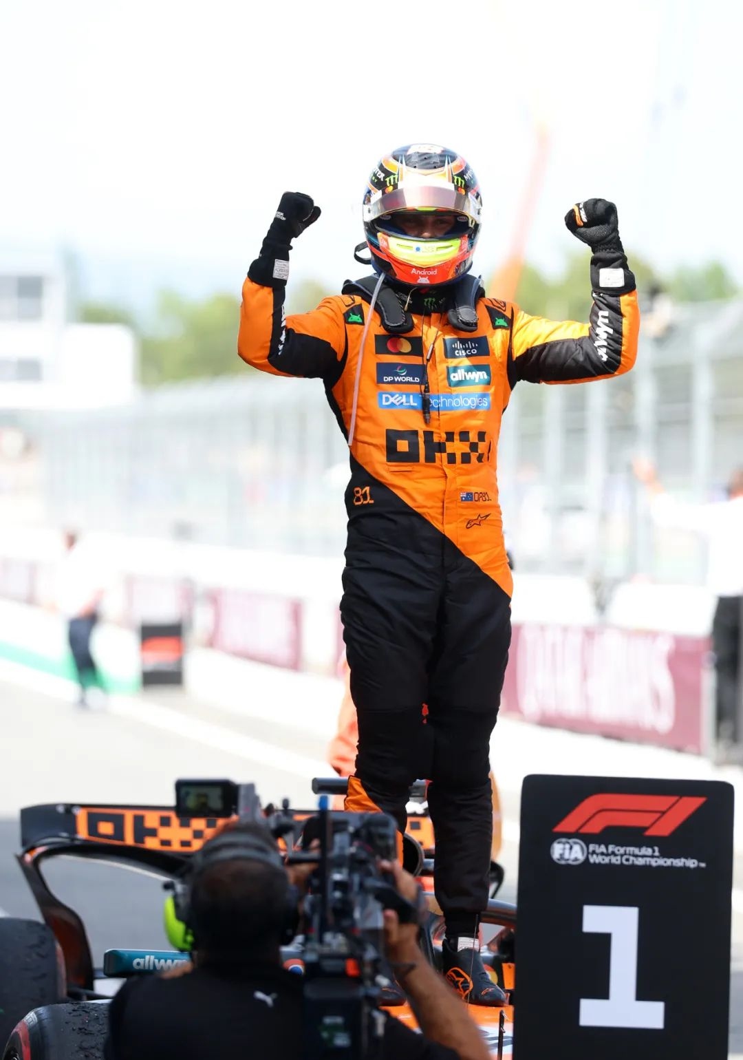 关于迈凯伦力克索伯车队,维斯塔潘高光表现的信息 关于迈凯伦力克索伯车队,维斯塔潘高光表现的信息