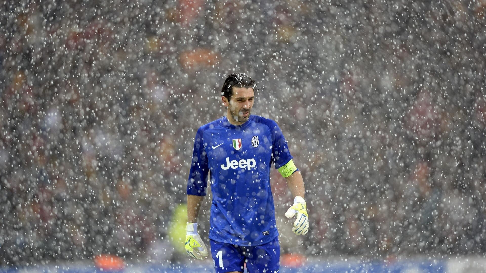 九游官网-当波斯铁骑遇上红蓝军团，李刚仁的手术刀如何刺穿巴萨防线