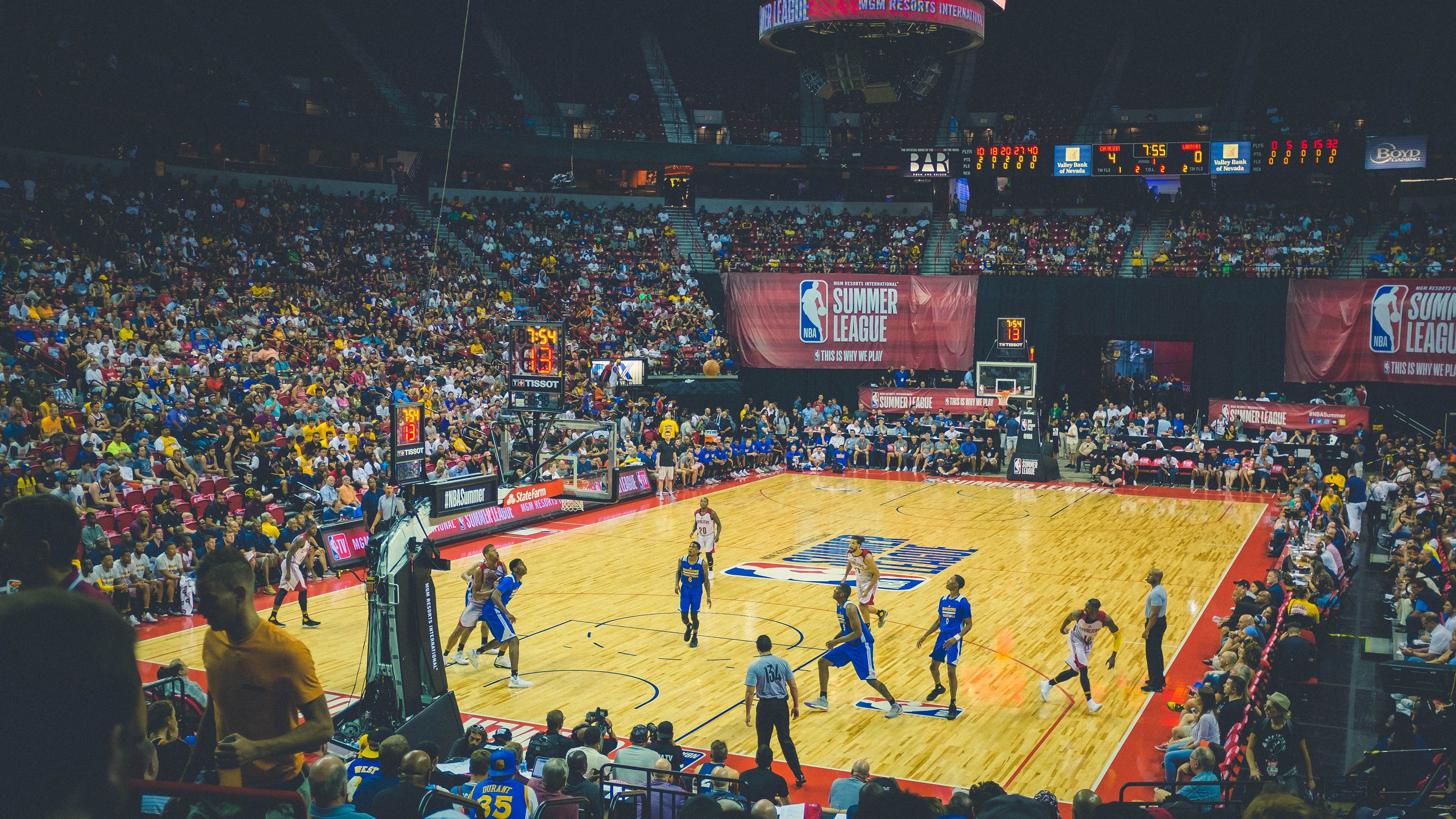 东决关键战之夜，莱奥全程高能输出，一人扛起球队，书写传奇篇章